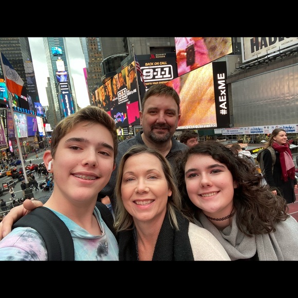 Posh Ambassador! Melinda - Picture 2 of 8